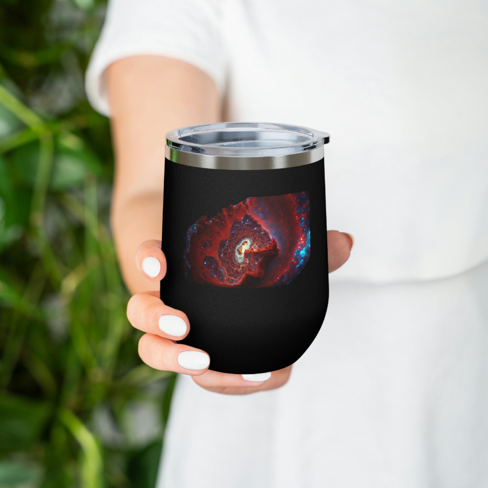 Galaxy Effects Wine Tumbler with a stunning galaxy design, featuring a clear plastic lid and double-wall insulation.