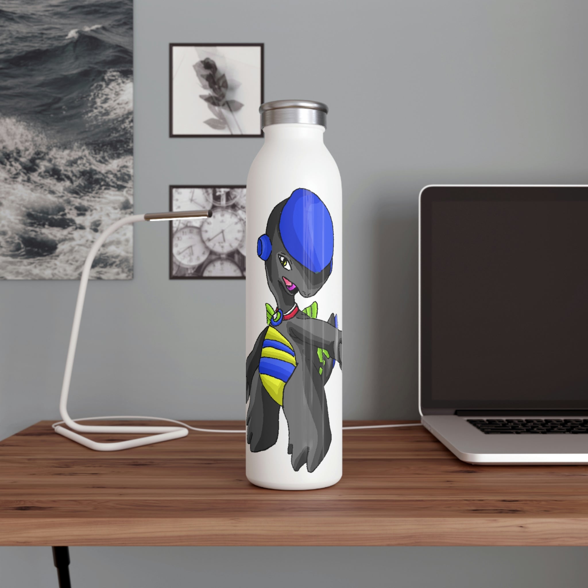 Glissgliss Slim Water Bottle with matte finish and stylish lid, showcasing personalized designs and double-wall stainless steel construction.