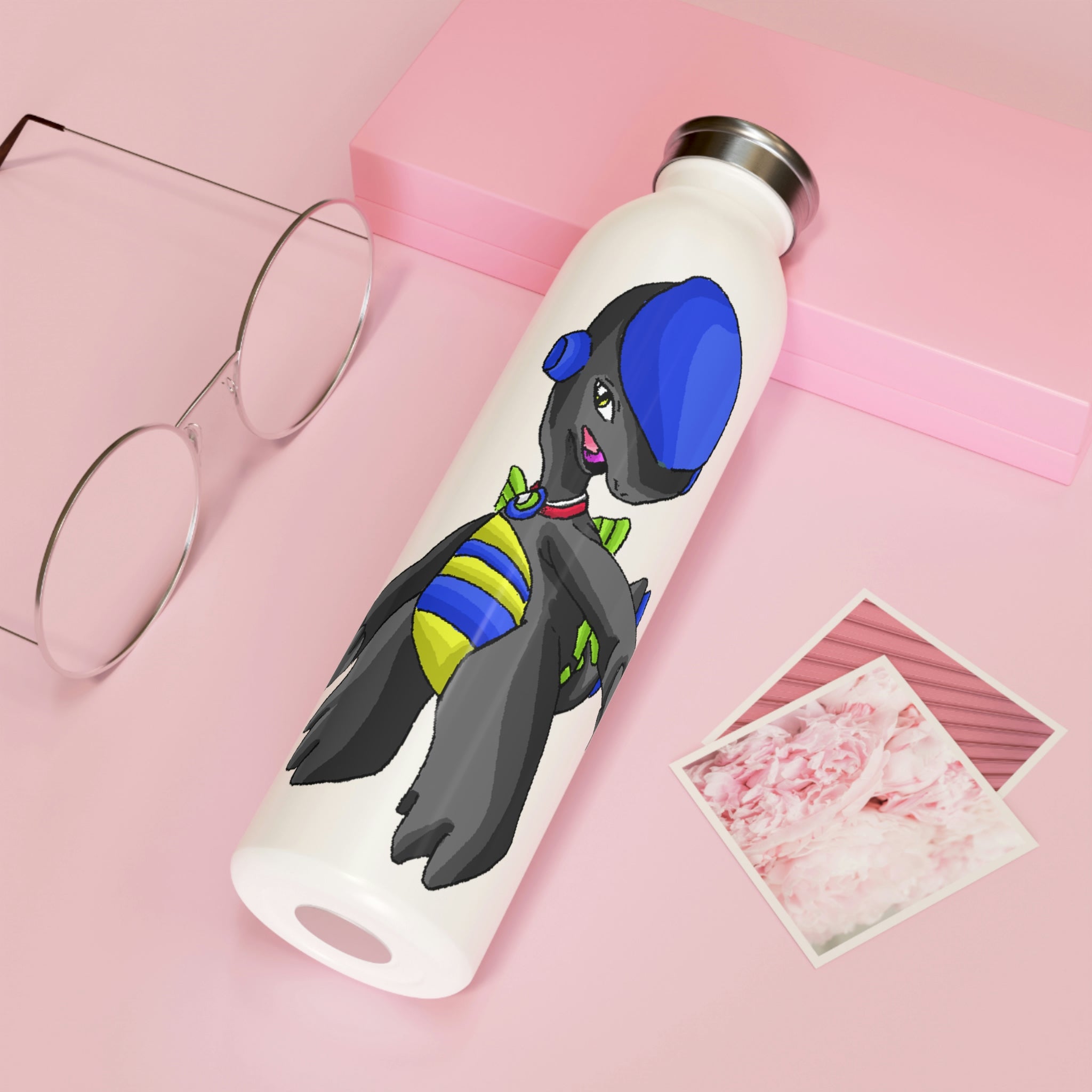 Glissgliss Slim Water Bottle with matte finish and stylish lid, showcasing personalized designs and double-wall stainless steel construction.