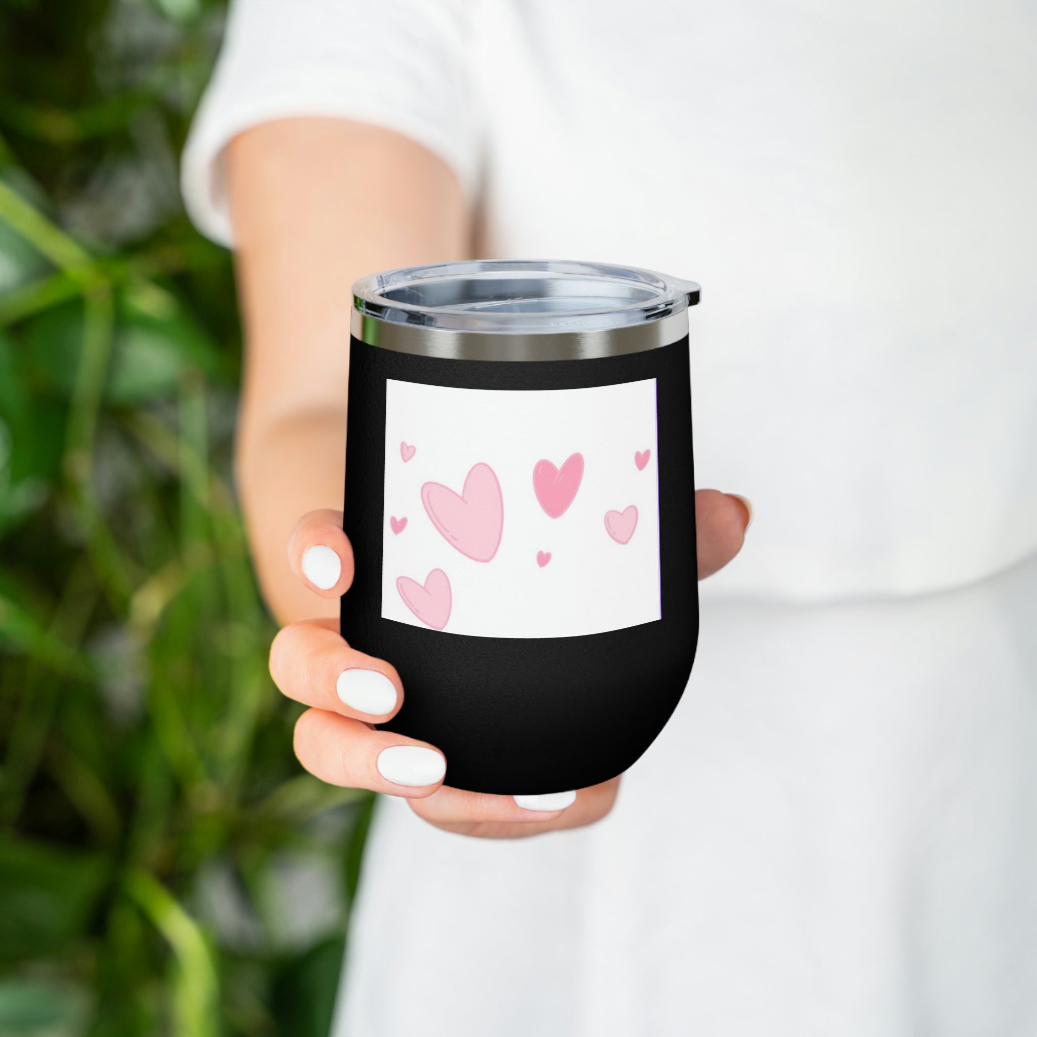 Hearts Wine Tumbler with a stylish design, double insulated, featuring a clear plastic lid for easy sipping.