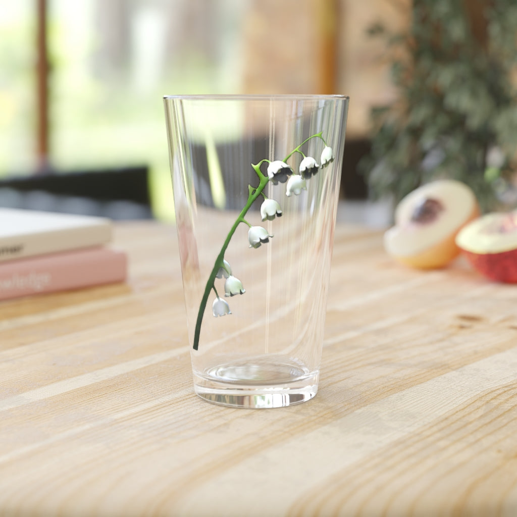 Lilly Pint Glass, 16oz, clear glass with customizable design, perfect for beverages.