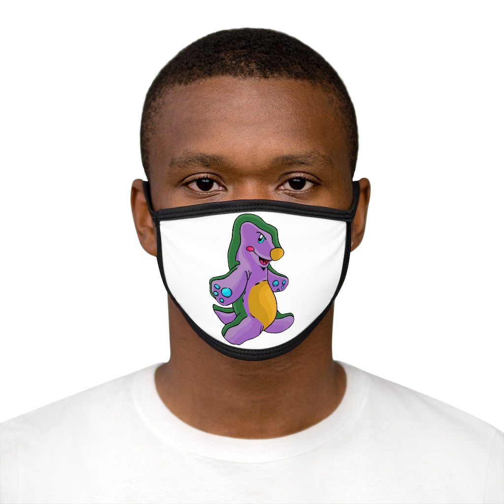 Makket Mixed-Fabric Face Mask featuring a black outer edge and earloops, made of polyester and cotton for comfort and style.