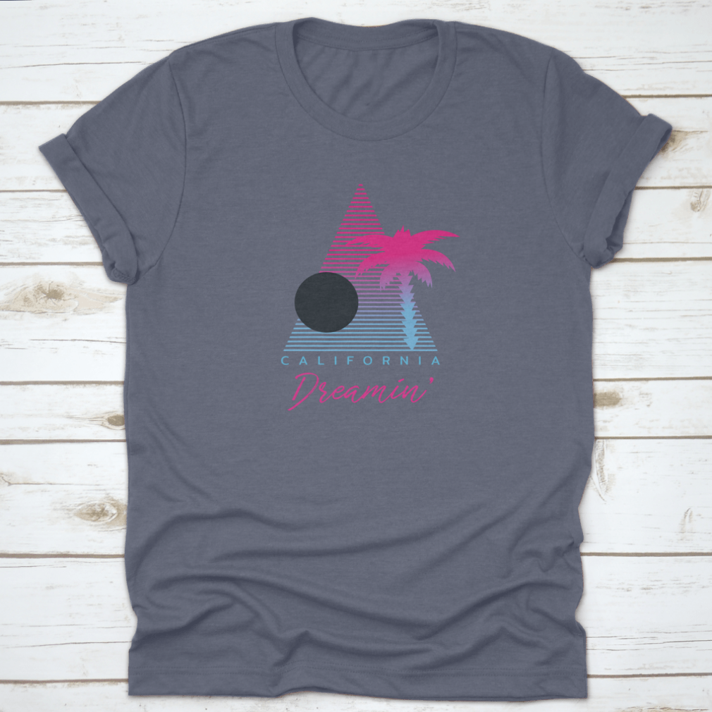 Retro California Dreamin' logo art shirt featuring palm trees, perfect for summer beach outings.