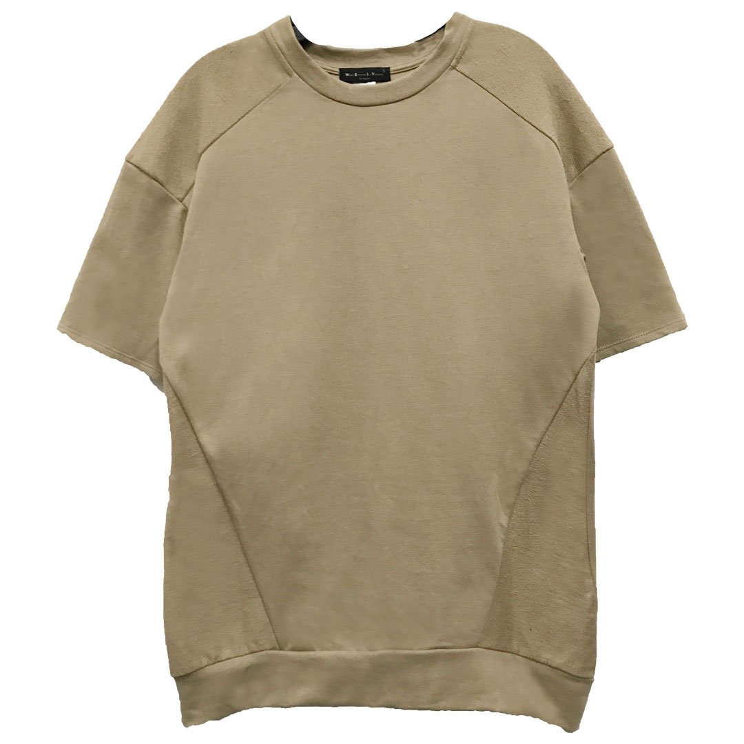 Khaki oversized 1/2 sleeve tee made from 100% cotton, showcasing a relaxed fit and stylish design.