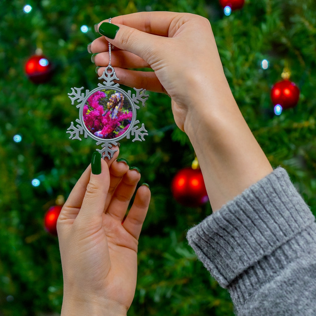 A beautifully crafted Seahorse Pewter Snowflake Ornament with intricate detailing and a silver-toned hanging string, perfect for holiday decor.