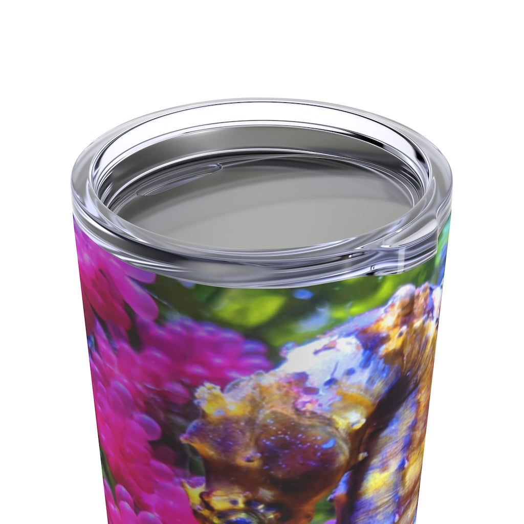 Seahorse Tumbler 20oz in stainless steel with a see-thru plastic lid, showcasing its sleek design and rounded corners.