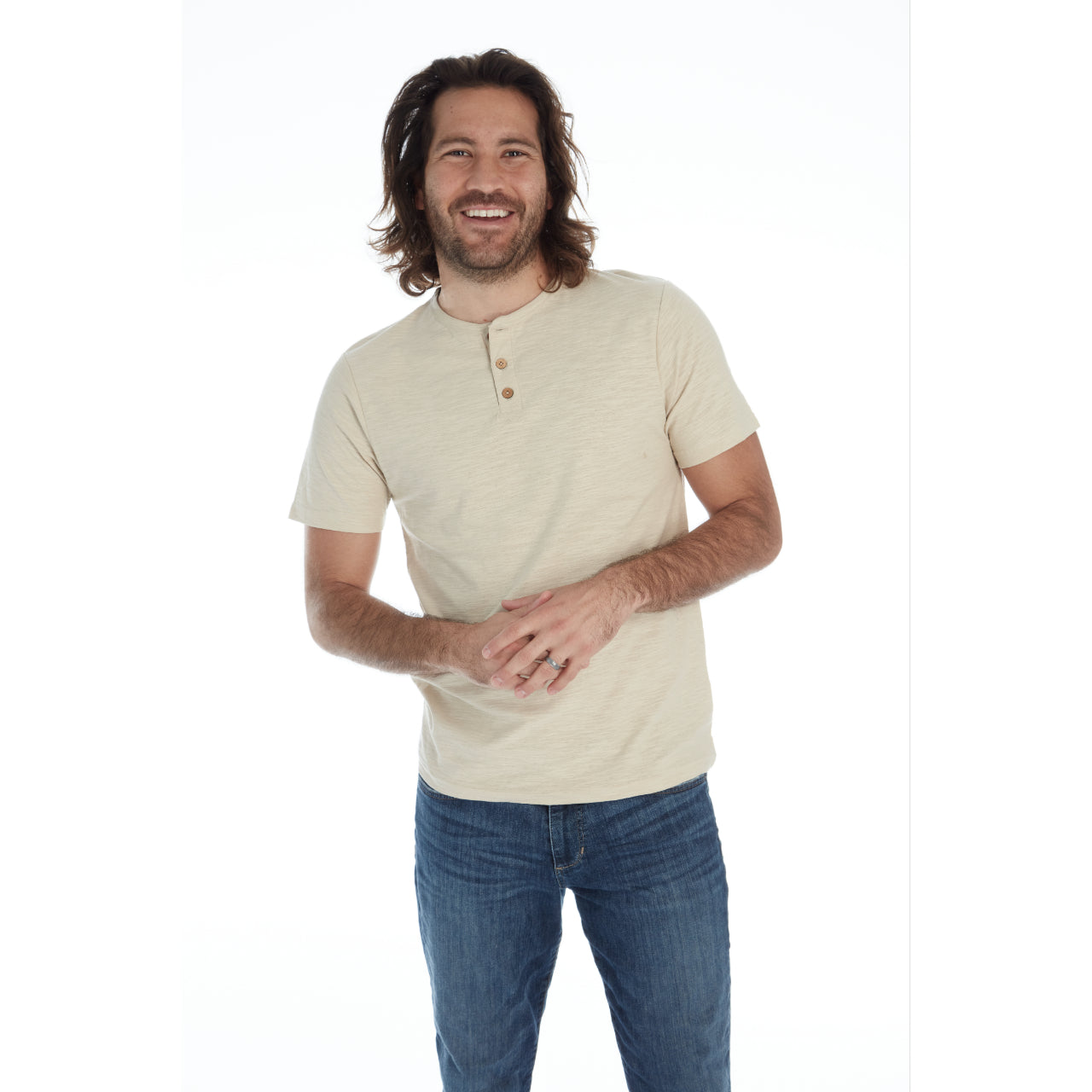 Gabe Solid Slub Henley in sand color, featuring a three-button placket and short sleeves, made from 100% cotton.