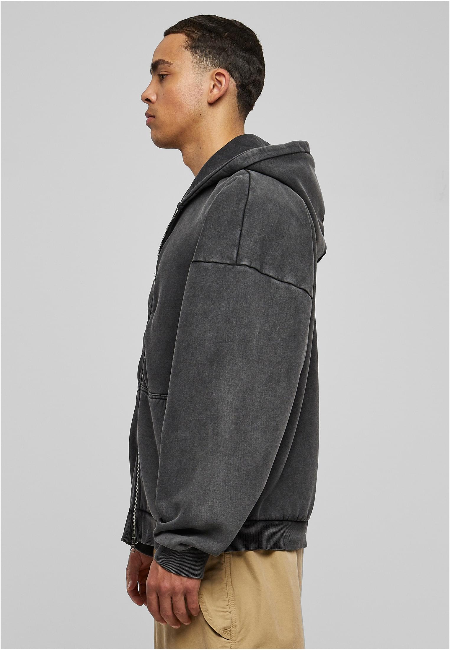 Heavy Stone Washed 90s Zip Hoodie featuring an oversized fit, kangaroo pocket, and metal zipper in a stylish stone wash finish.