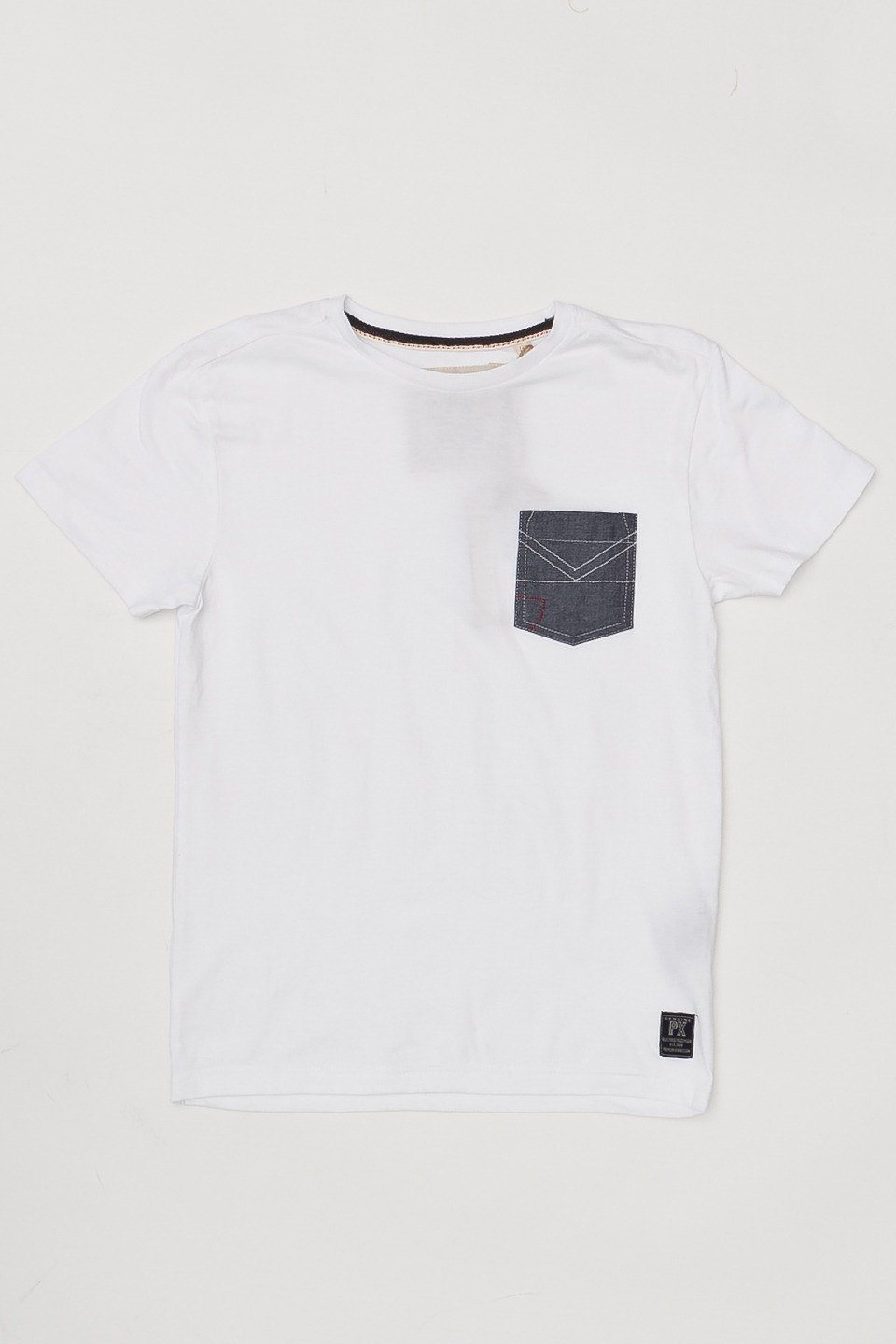 Jacob Tee for Boys featuring a contrast pocket, made of 100% cotton, perfect for casual street-wear.