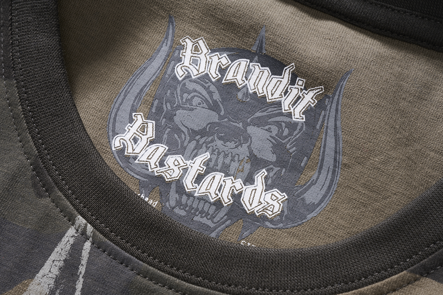 Motörhead T-Shirt featuring the Warpig print, made from 100% cotton, showcasing a bold and iconic design.