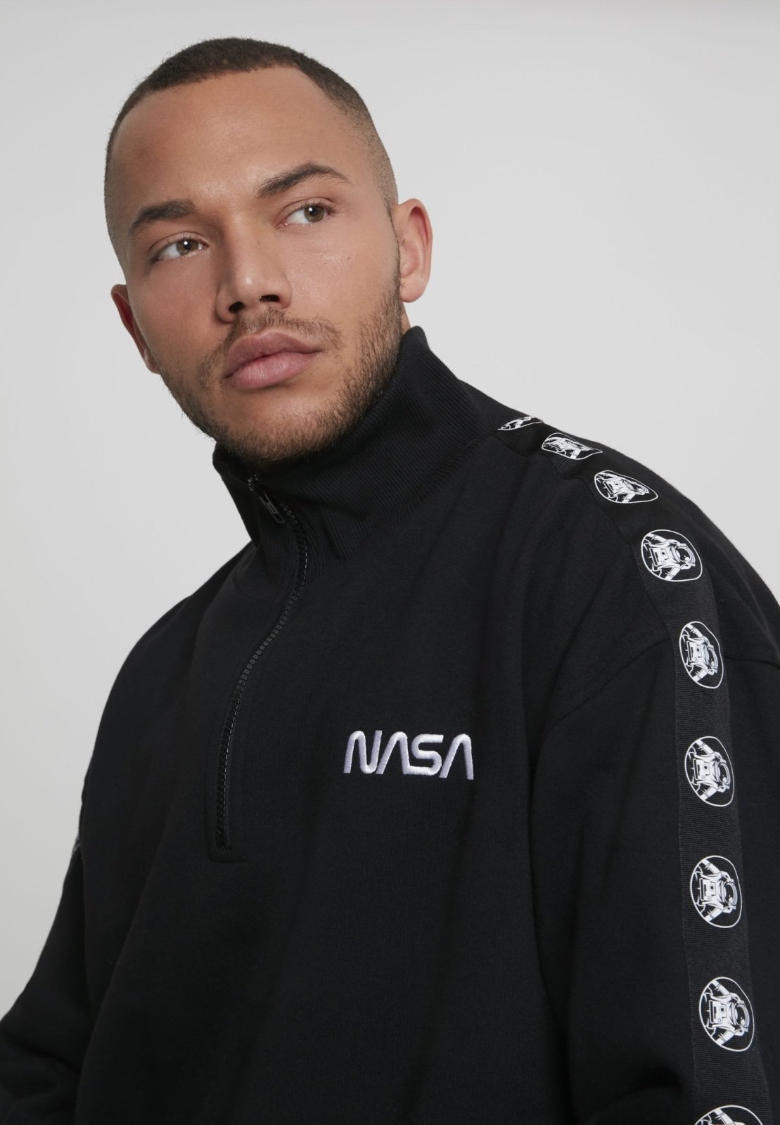 NASA Wormlogo Troyer Astronaut in cotton-polyester blend, showcasing iconic logo and stylish design.