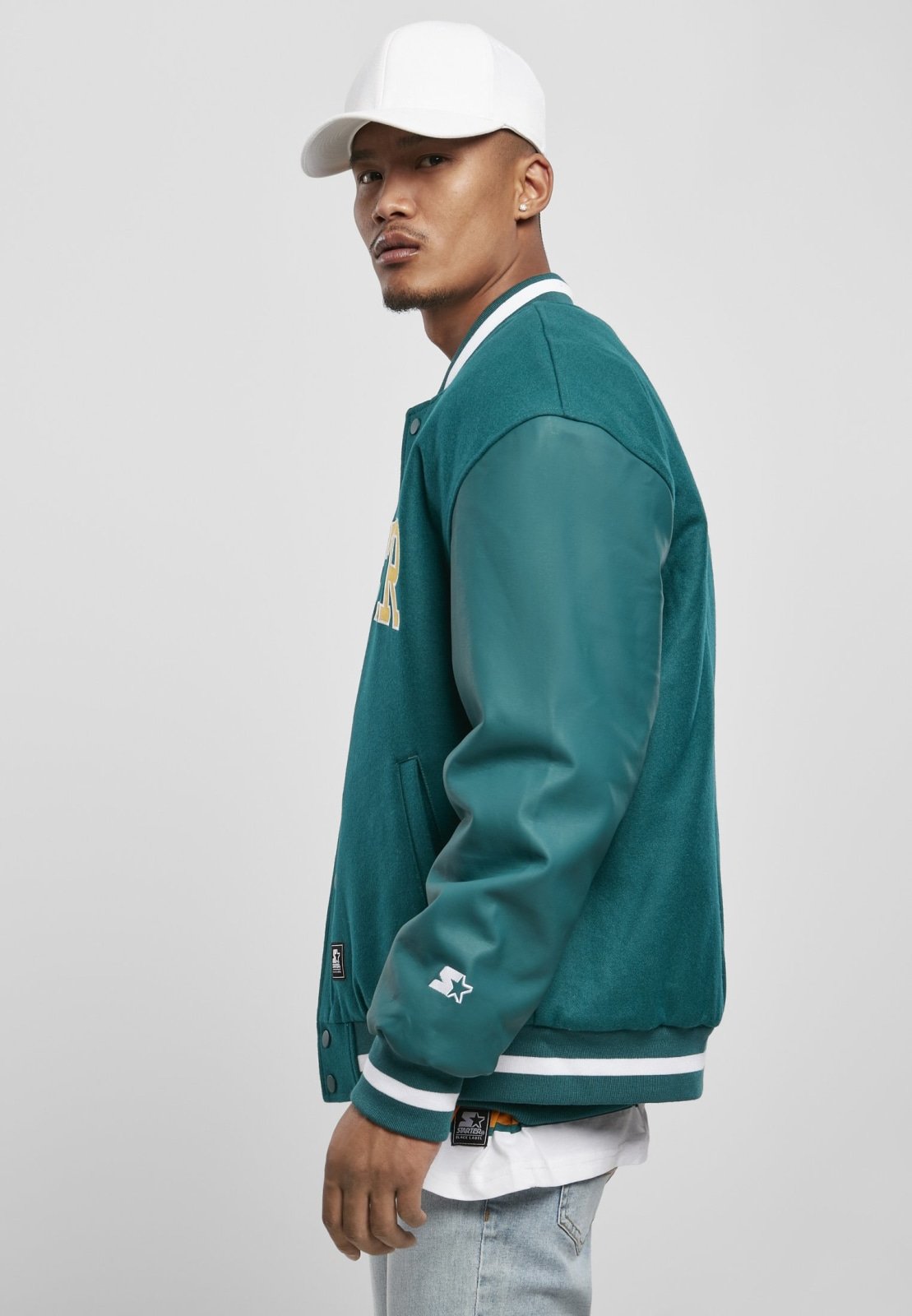 Men's Team Authentic Oldschool College Jacket featuring contrasting sleeves, embroidered branding, and sporty striped cuffs.