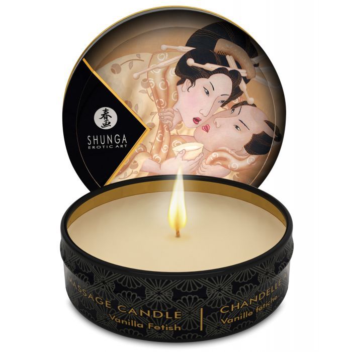 Shunga Desire Massage Candlelight Vanilla 30 ml, a soy-based candle with a warm glow and inviting vanilla scent, perfect for intimate massages.