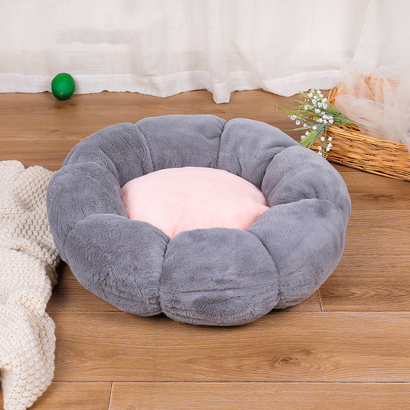 Cozy Autumn Winter Plus Velvet Thick Round Flower Cat Litter Kennel in gray, blue, and pink colors, featuring soft edges and a round flower design.