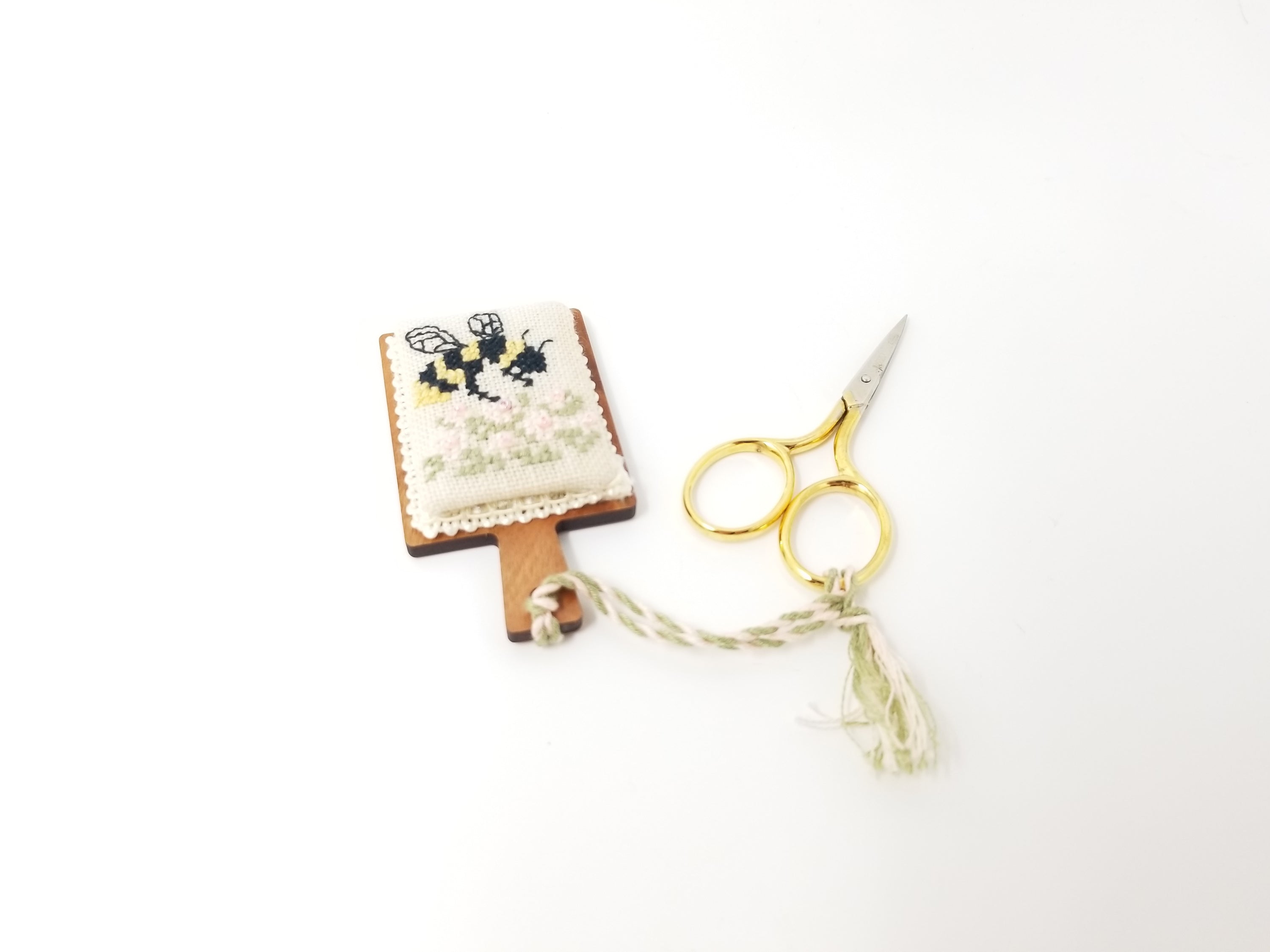 Bee FOB Kit featuring hornbook, pincushion, needlebook, and mini wood hornbook patterns.