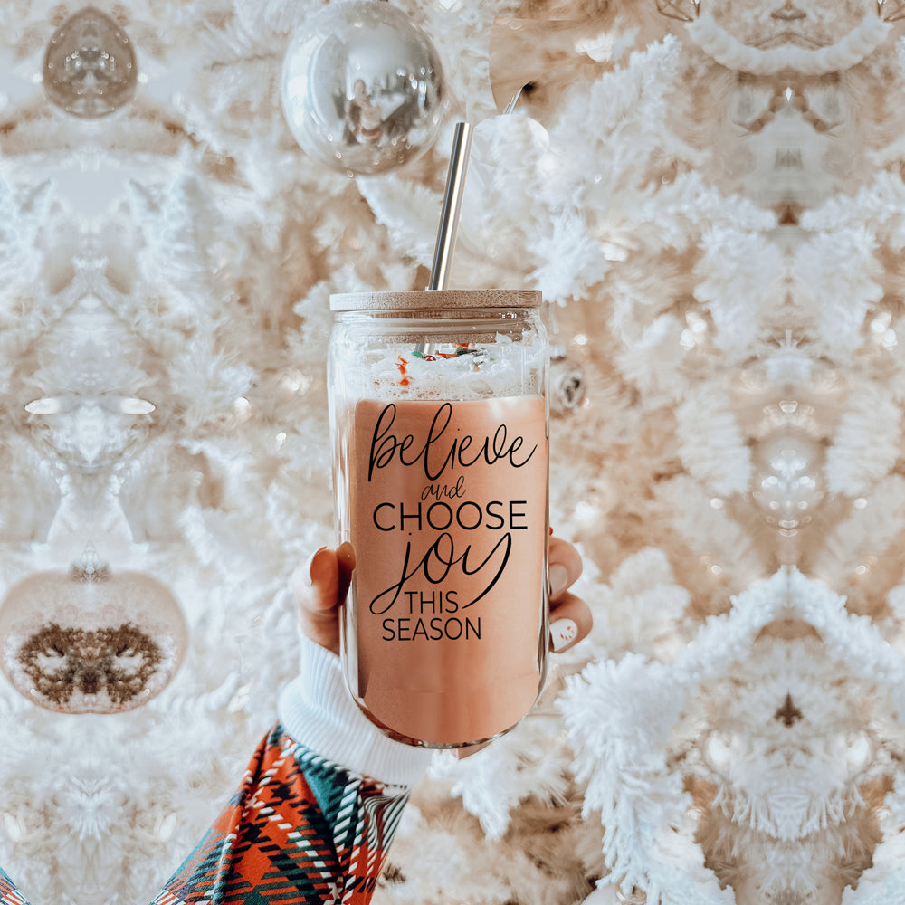 Believe & Joy Cup set featuring high borosilicate glass, bamboo lid, and stainless steel straws, perfect for various beverages.