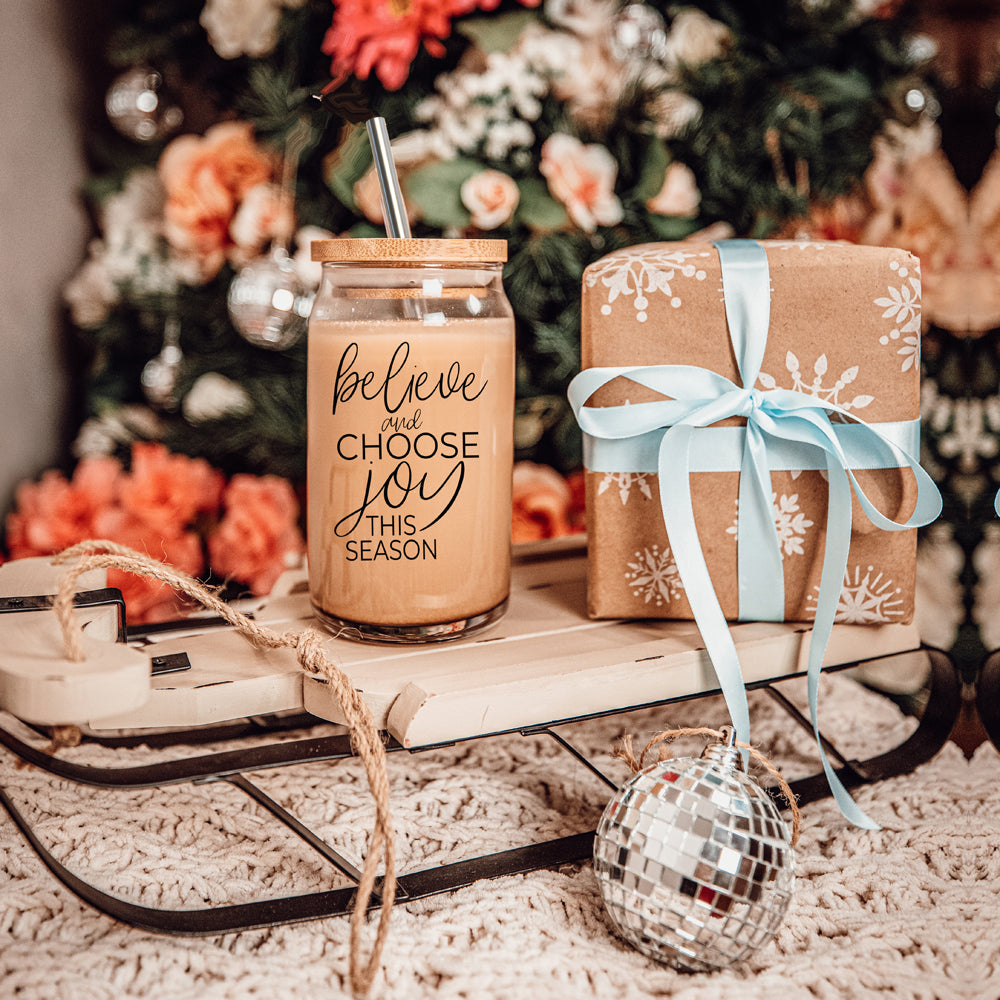 Believe & Joy Cup set featuring high borosilicate glass, bamboo lid, and stainless steel straws, perfect for various beverages.