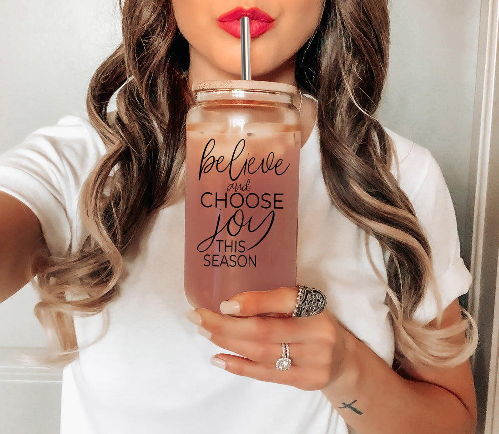 Believe & Joy Cup set featuring high borosilicate glass, bamboo lid, and stainless steel straws, perfect for various beverages.