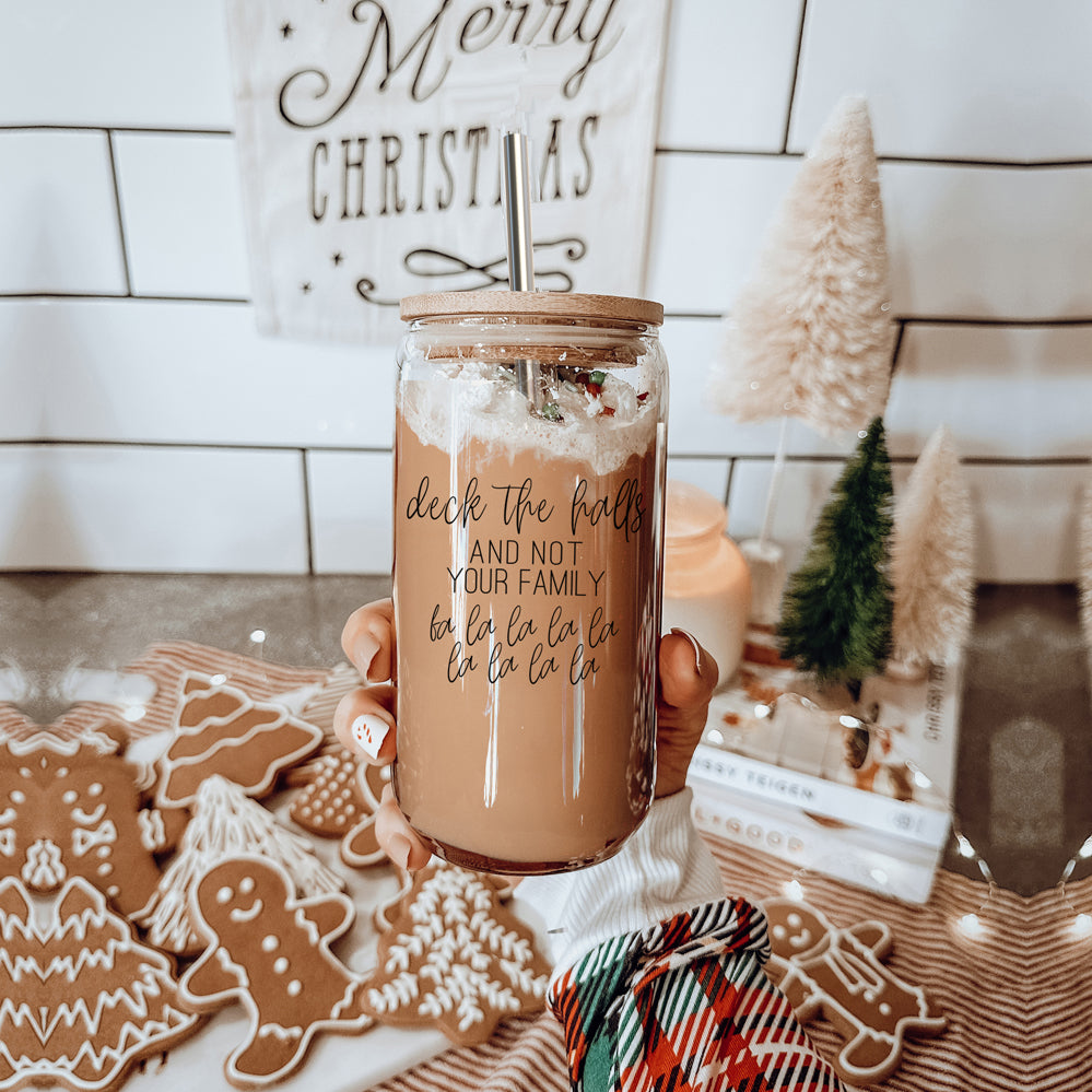 Deck the Halls Cup with bamboo lid and stainless steel straws, showcasing a modern design suitable for various beverages.