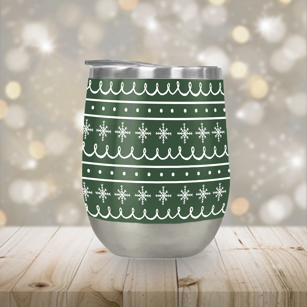 Green Snowflake Pattern Stemless Wine Tumbler with double-wall insulation and plastic lid, perfect for outdoor use.