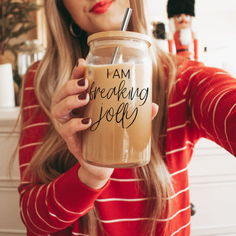 Jolly Set Cup Set featuring glass cups with bamboo lids and stainless steel straws, perfect for hot and cold beverages.