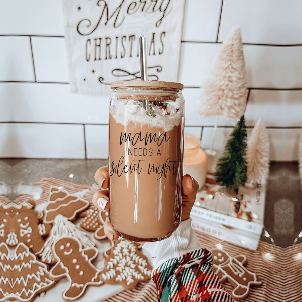 Mama - Silent Night glass drinking cup with bamboo lid and stainless steel straws, showcasing a sleek design and black graphic.