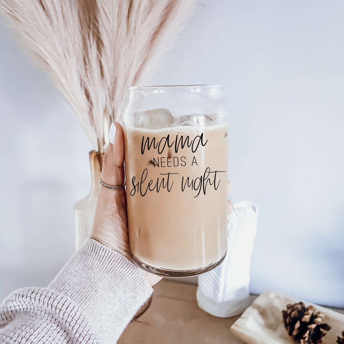 Mama - Silent Night glass drinking cup with bamboo lid and stainless steel straws, showcasing a sleek design and black graphic.