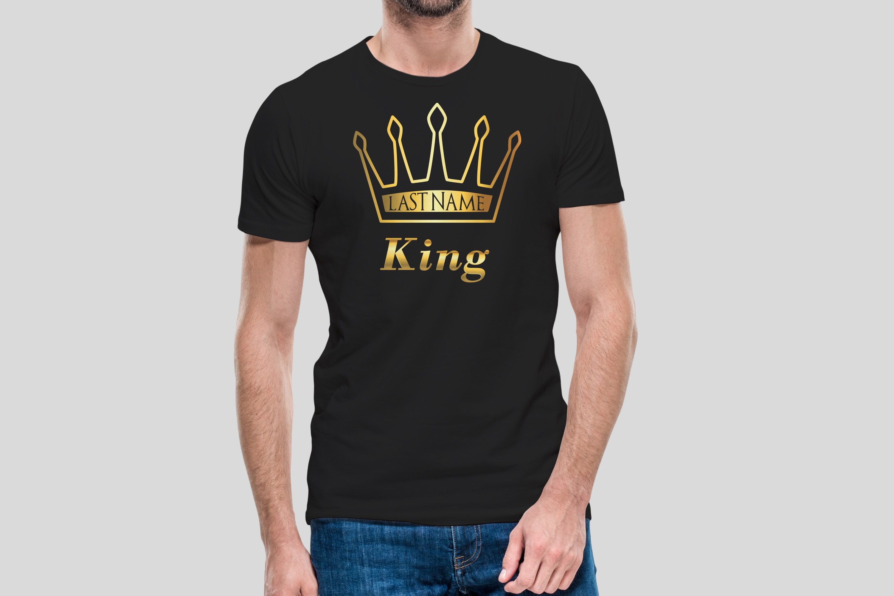 A stylish King Last Name t-shirt featuring a seamless collar and short sleeves, perfect for casual wear.