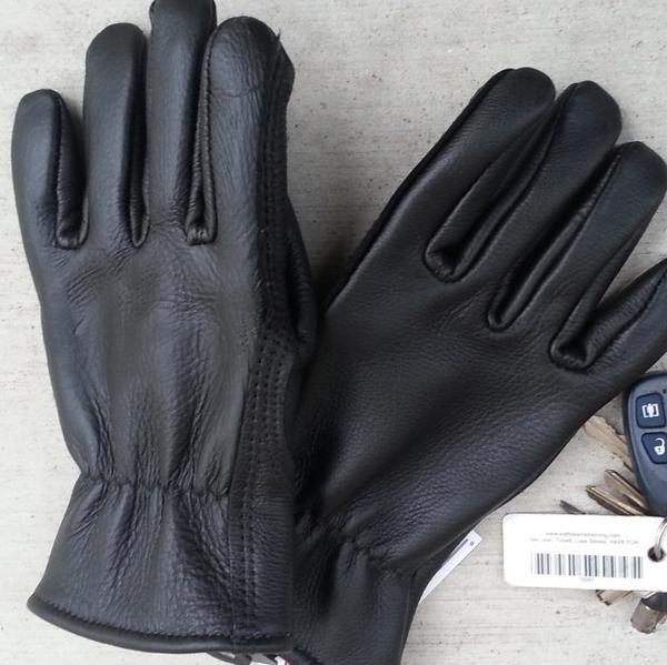 Black leather winter gloves.