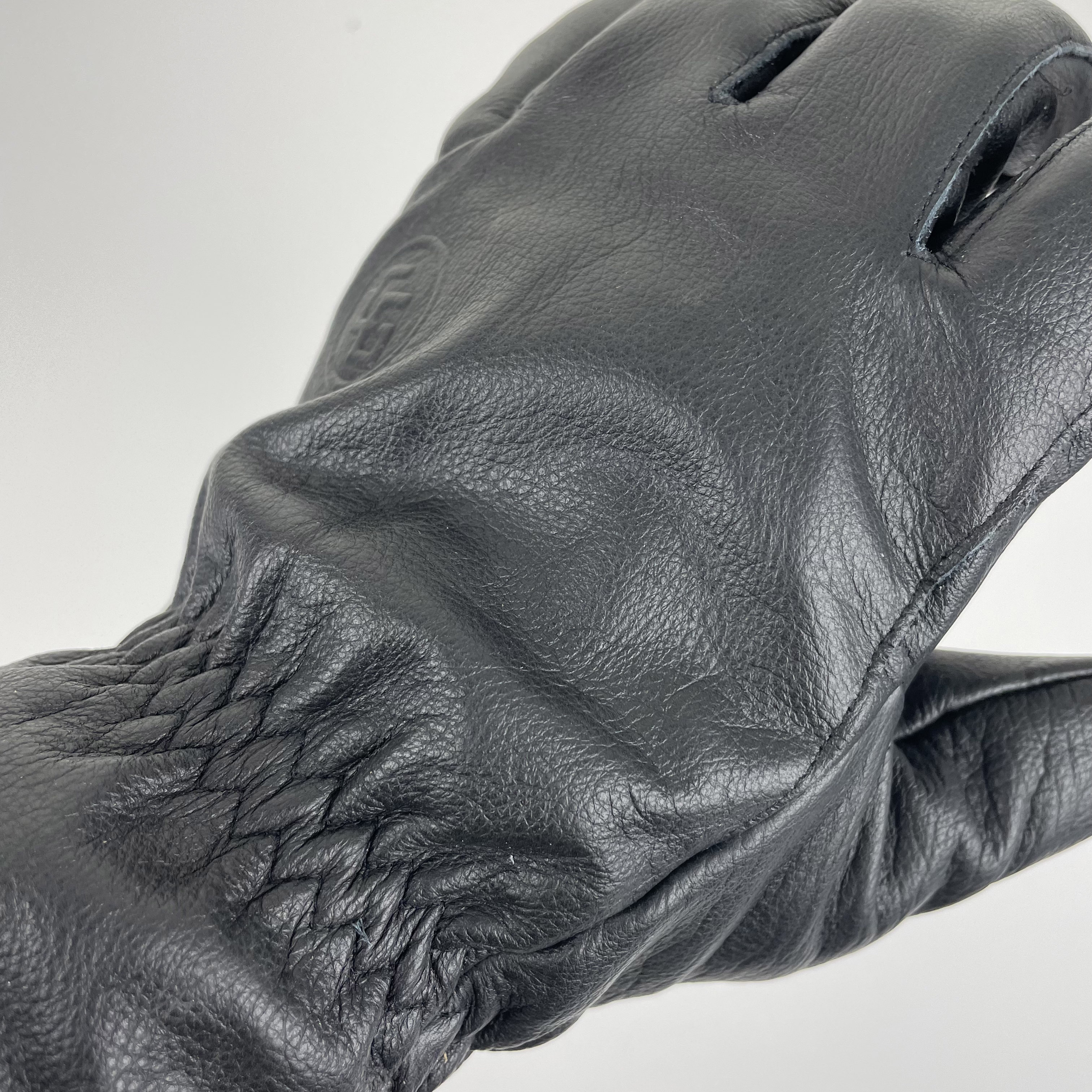 Game Changer Glove featuring genuine leather shell, waterproof membrane, and Thinsulate insulation for optimal warmth and comfort.