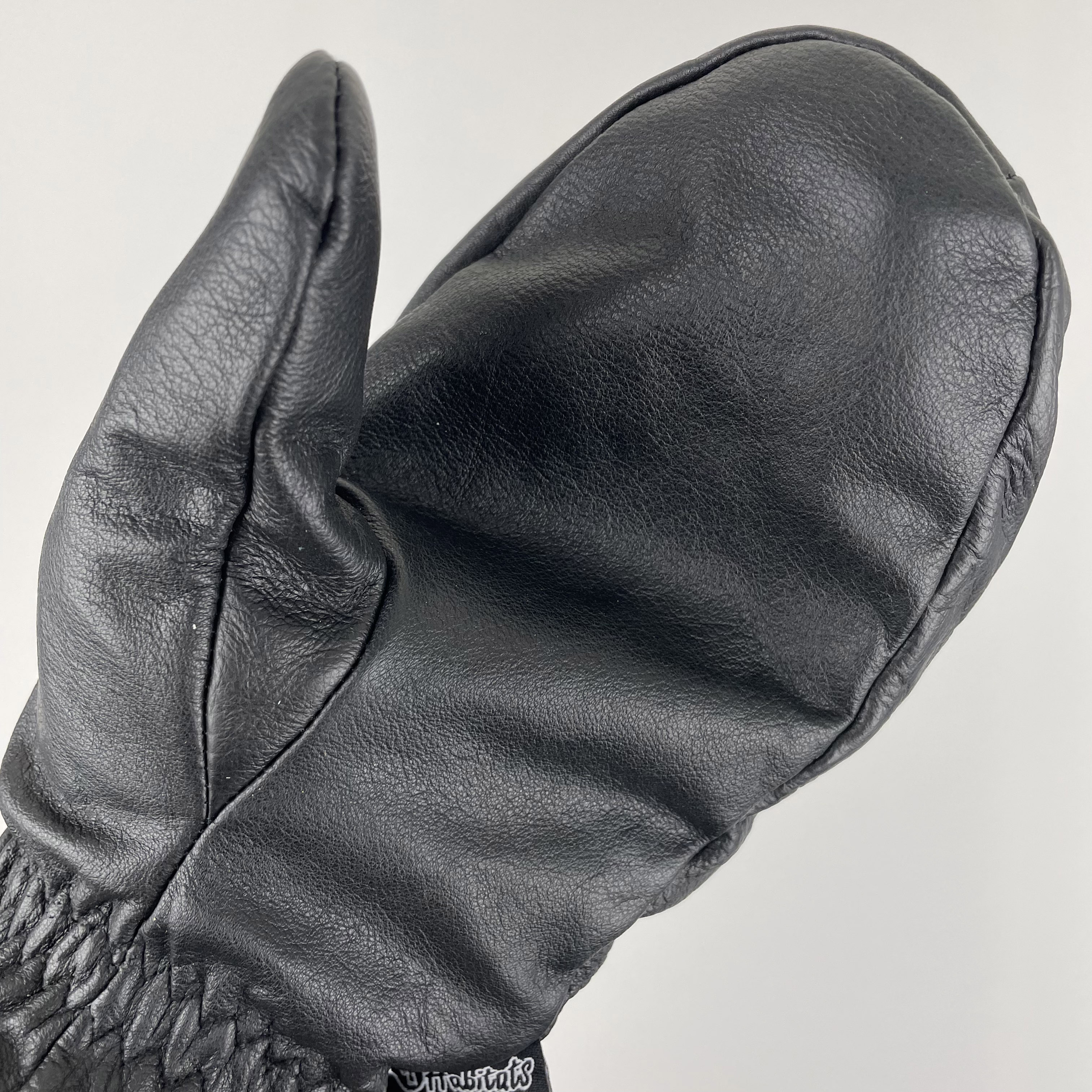 Game Changer Mitten SZ featuring a full genuine leather shell, waterproof membrane, and insulation for cold weather protection.