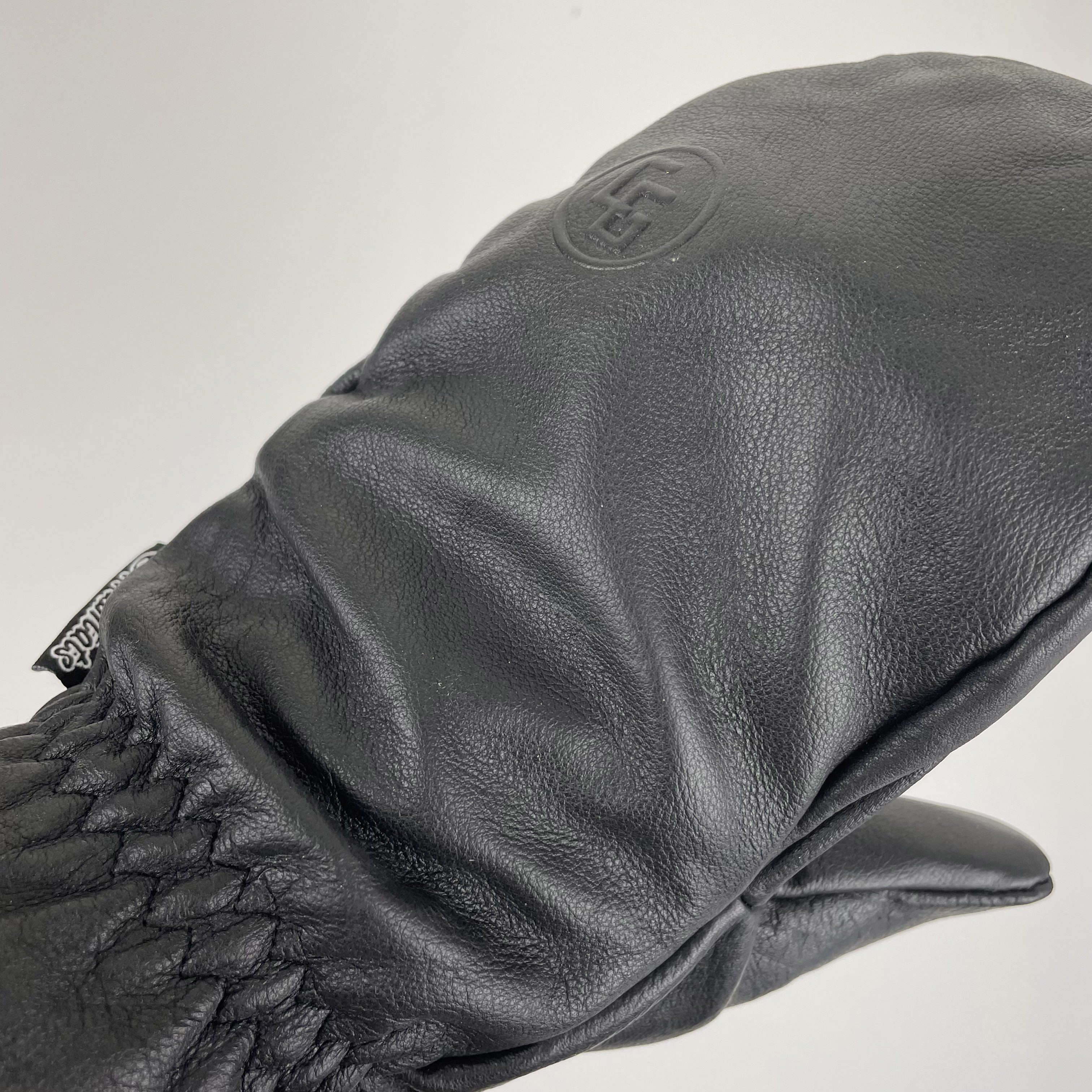 Game Changer Mitten SZ featuring a full genuine leather shell, waterproof membrane, and insulation for cold weather protection.