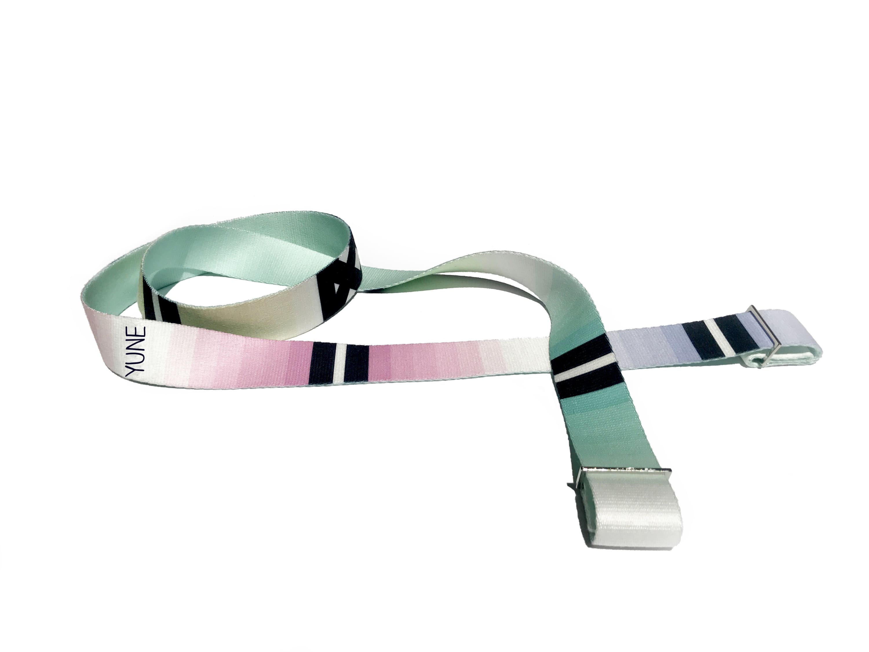 Yoga Strap Helena made of 100% cotton with metal buckles, measuring 60 inches by 2 inches, ideal for stretching and carrying yoga mats.