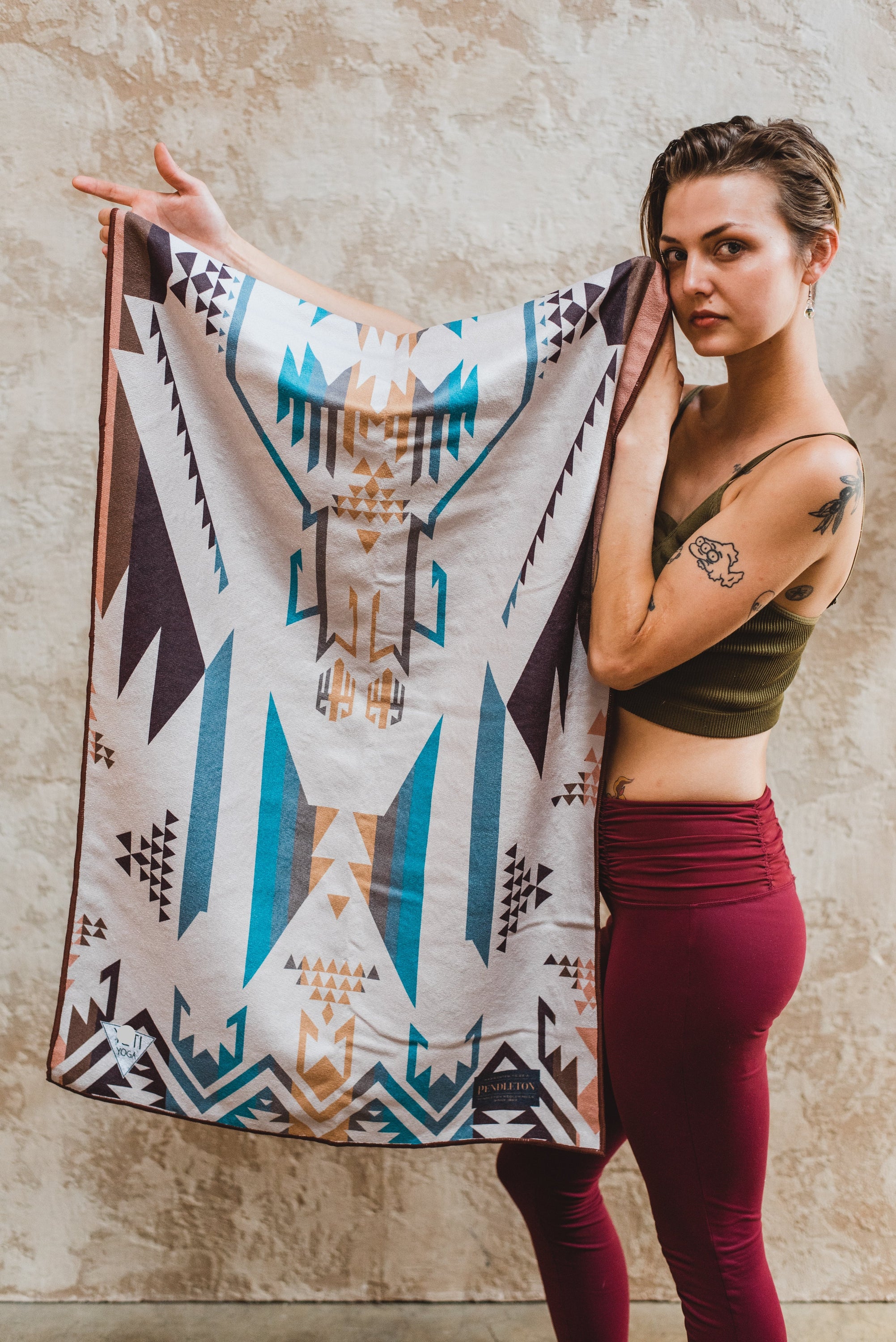 Yoga Towel Pendleton White Sands featuring a slip-resistant design and ultra-absorbent microfiber material, perfect for yoga practice.