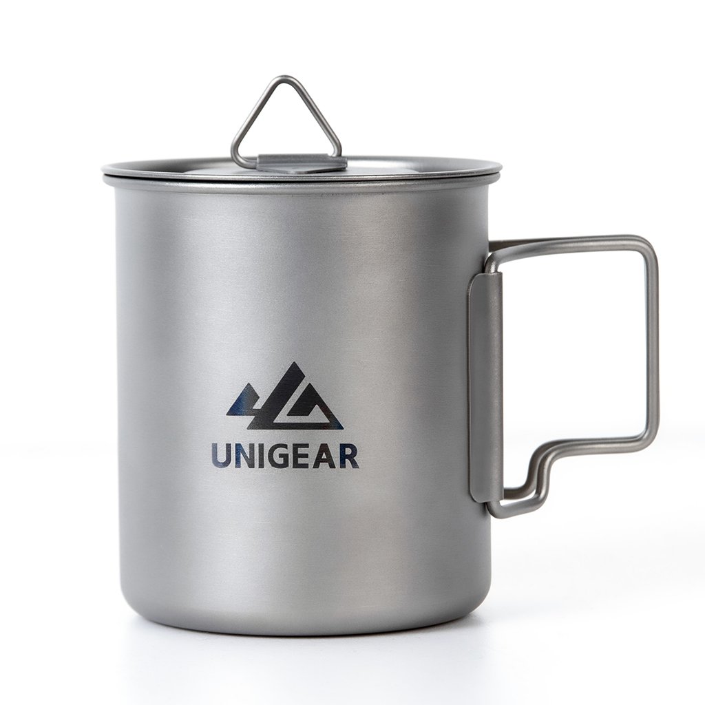 Metal camping mug with lid.