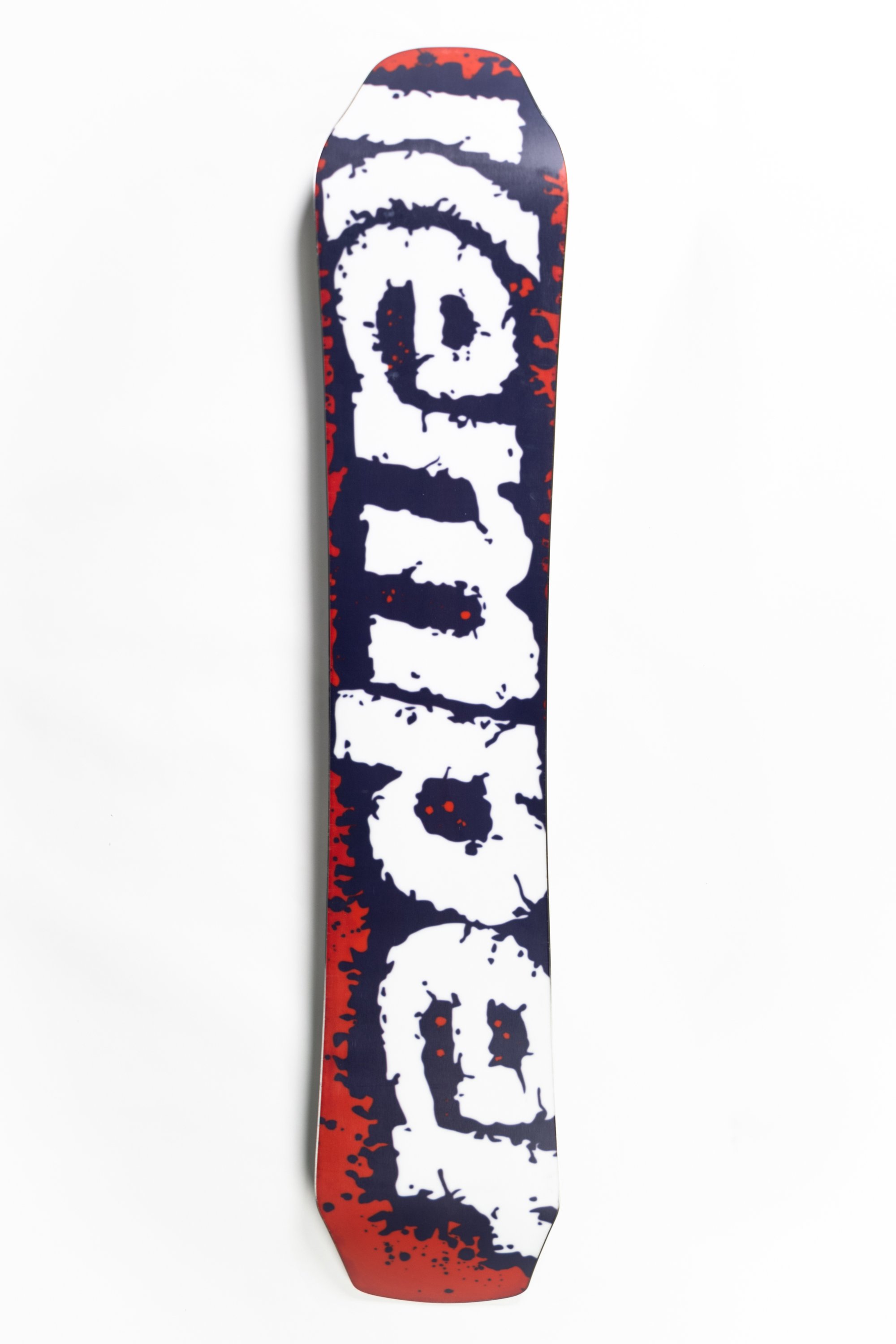 Flight 1990/1991 snowboard showcasing its skate-inspired design and features.