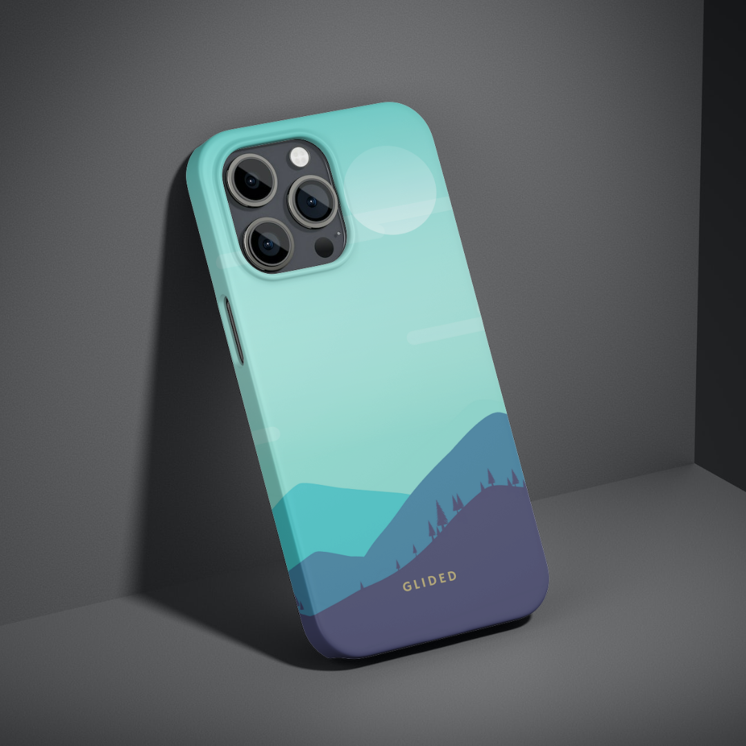 Die 'Alpine' iPhone 14 Pro Max Handyhülle mit einzigartigem Bergdesign, bietet Schutz und Stil für dein Smartphone.