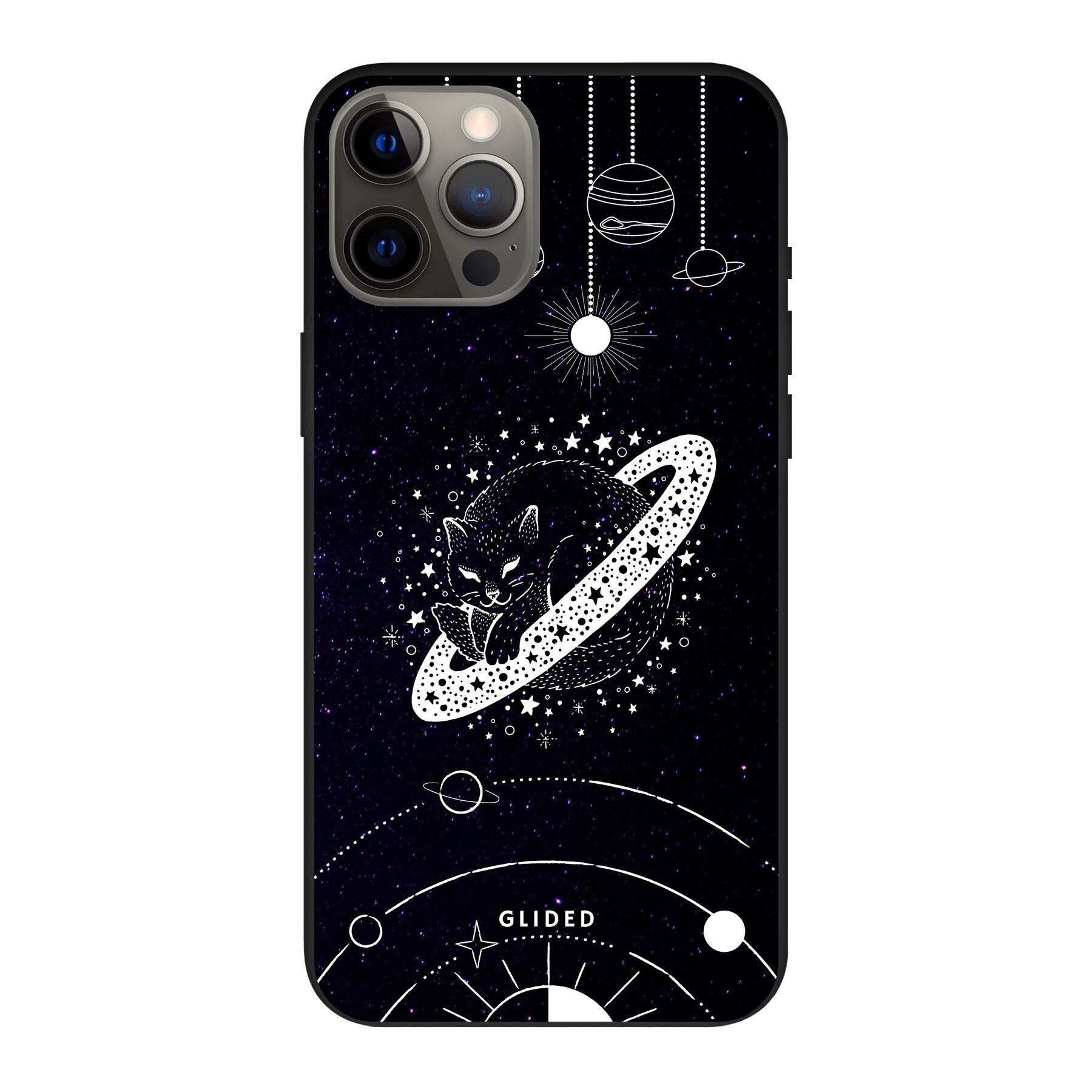 Astro Whiskers iPhone 12 Pro Max Handyhülle mit einer eleganten Katze auf einem dunklen, mystischen Hintergrund, umgeben von Weltraum-Elementen.