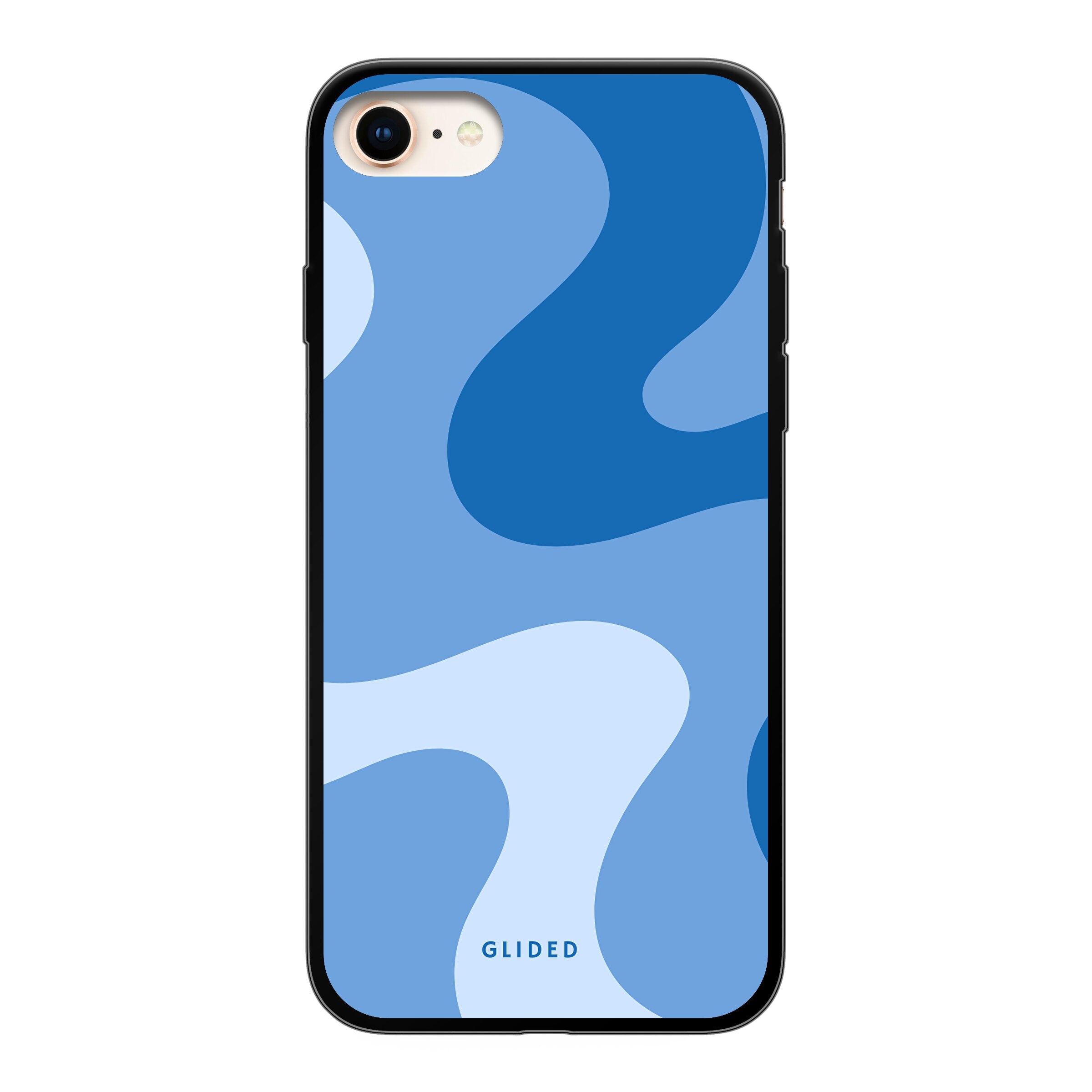 Blue Wave iPhone 7 Handyhülle mit abstraktem blauen Wellenmuster, bietet stilvollen Schutz und dynamisches Design.