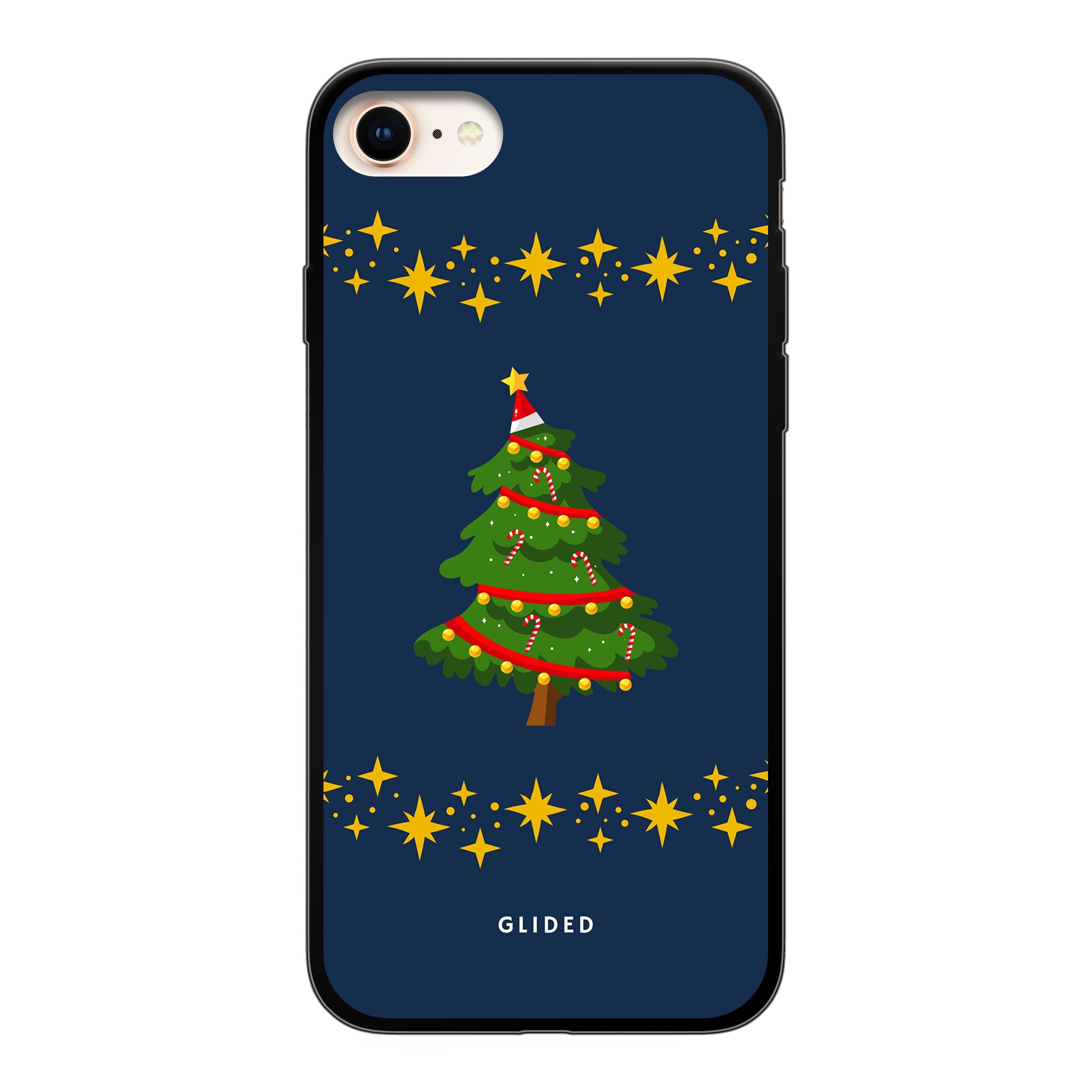 Festliche Weihnachtsbaum iPhone SE 2022 Handyhülle aus der Glided Christmas Collection mit glitzerndem Schnee-Design.