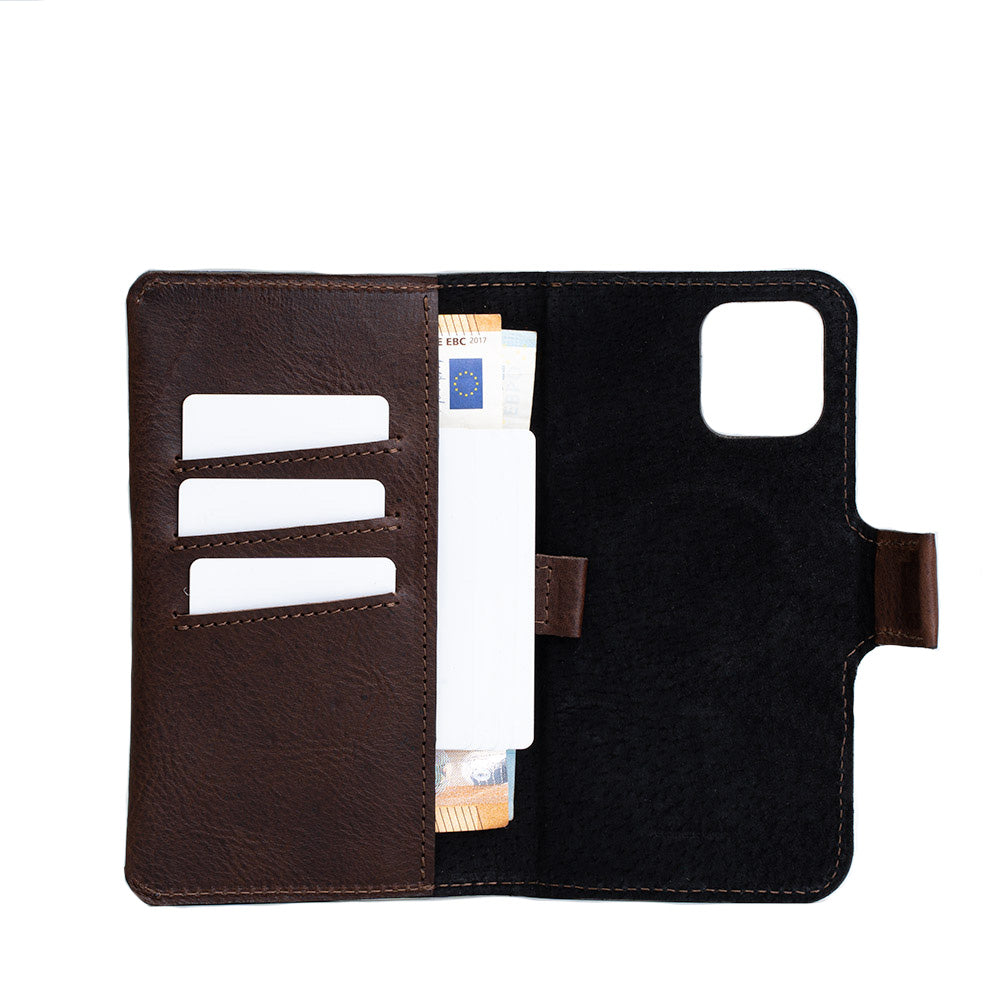 Leather iPhone folio wallet with MagSafe - The Minimalist 2.0, showcasing Italian full-grain leather and sleek design.