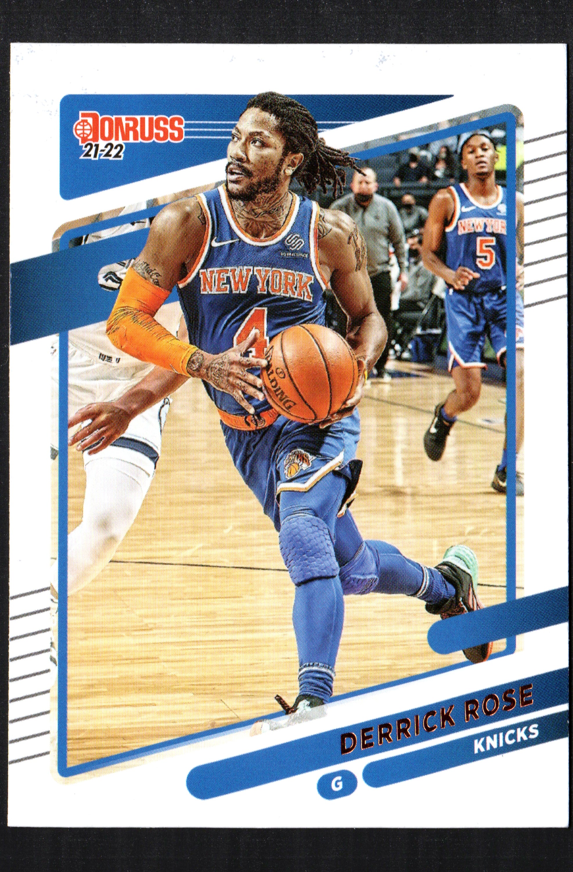 Derrick Rose New York Knicks #45 trading card from the 2021-22 Donruss set, showcasing vibrant colors and high-quality design.