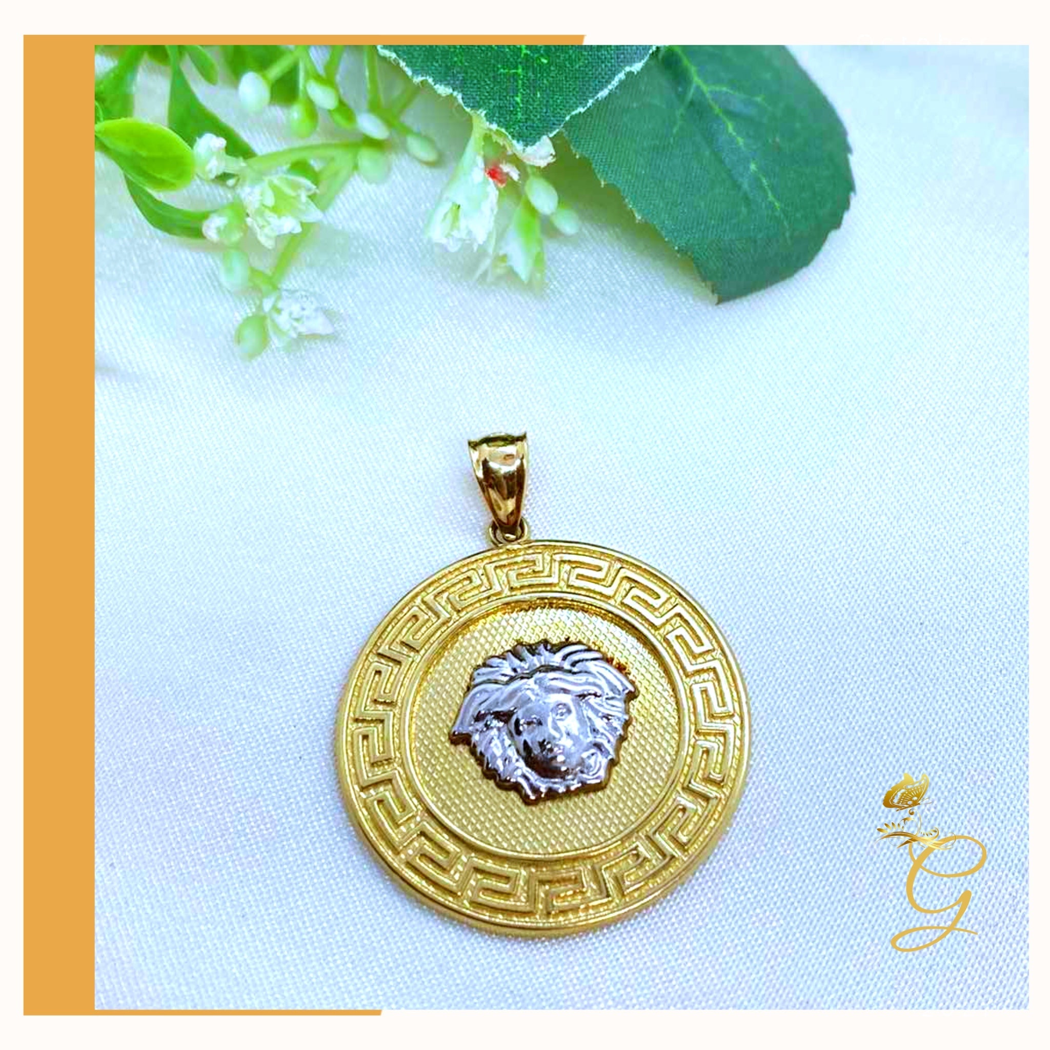 Elegant 10K yellow gold pendant showcasing its solid design and beautiful finish.