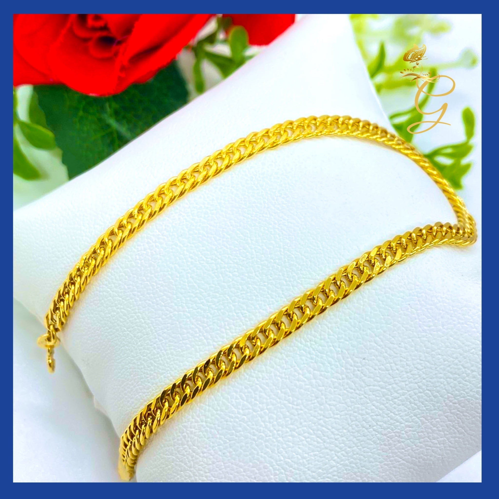 Elegant 18K Real Gold Curb Link Bracelet, showcasing a classic design with a warm yellow gold finish.