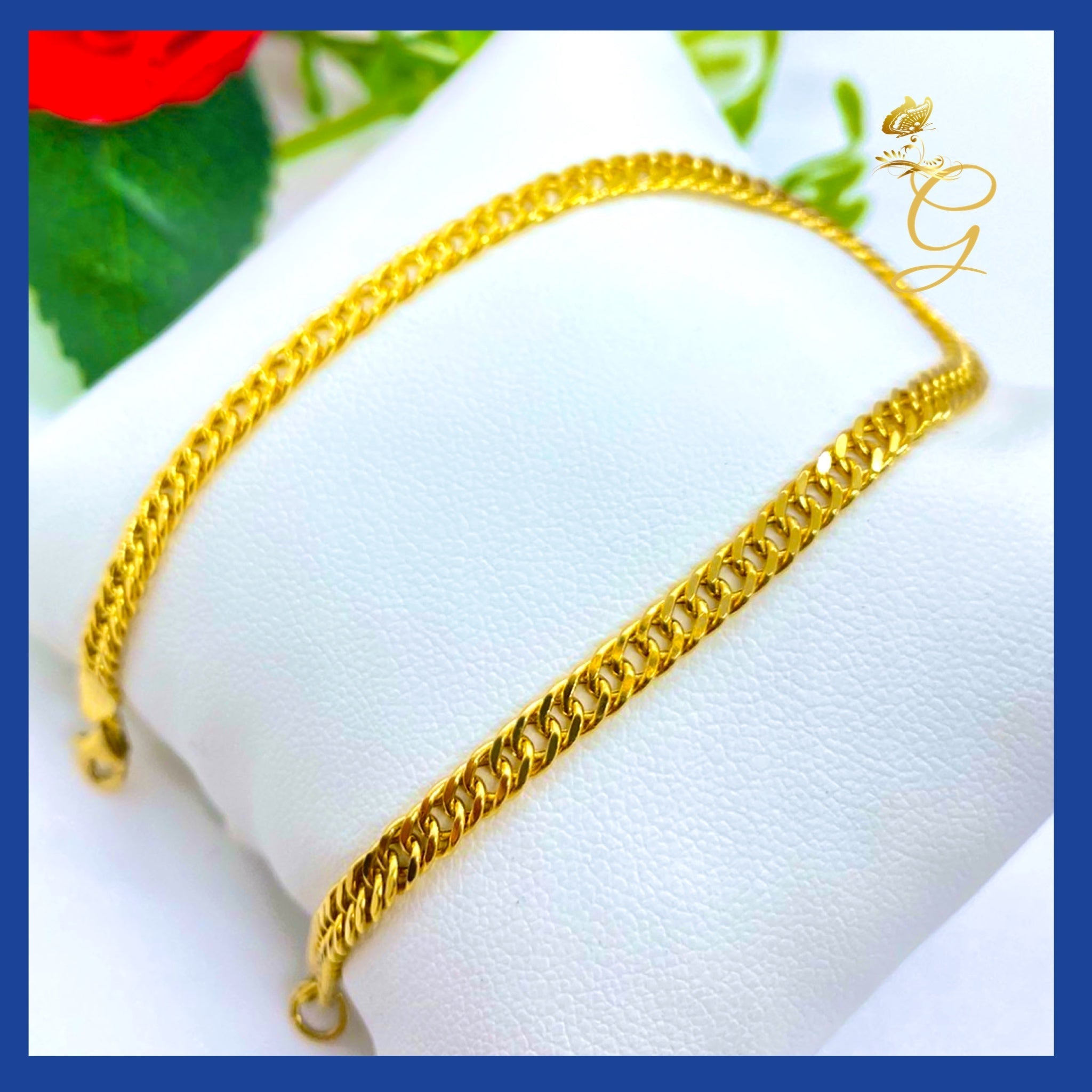 Elegant 18K Real Gold Curb Link Bracelet, 8.5 inches long, showcasing a classic curb link design in solid yellow gold.