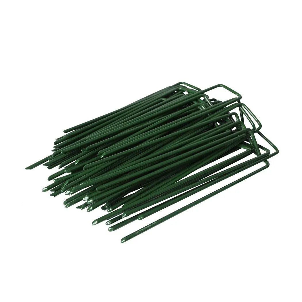 200PCS synthetic grass turf pins in green color, U-shaped design for secure fastening of artificial grass.