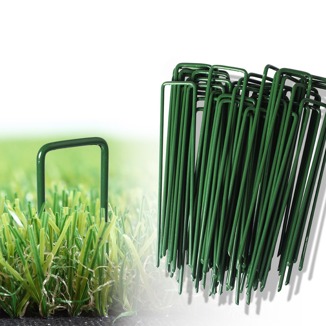 200PCS synthetic grass turf pins in green color, U-shaped design for secure fastening of artificial grass.