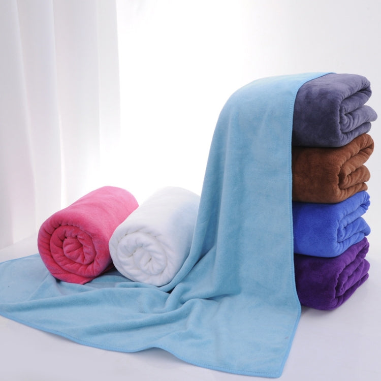 30x30cm Nano Thickened Large Bath Towel in a beauty salon setting, showcasing its soft texture and vibrant color.