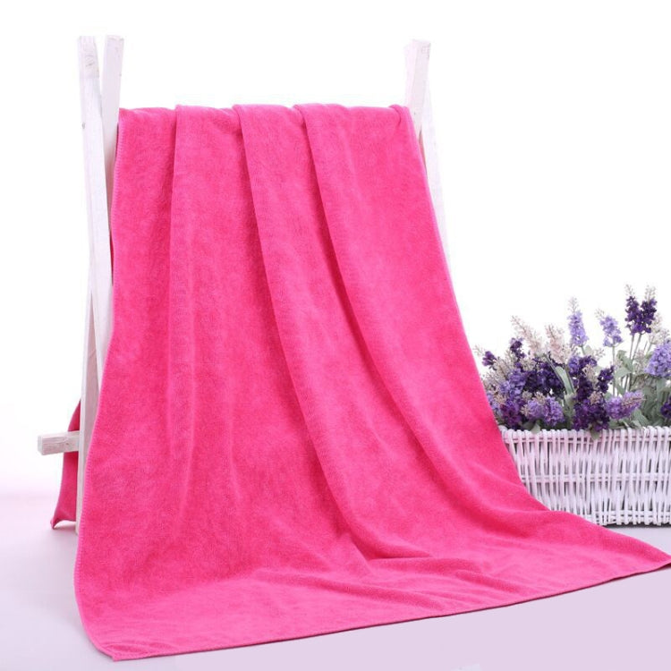 30x30cm Nano Thickened Large Bath Towel in a beauty salon setting, showcasing its soft texture and vibrant color.