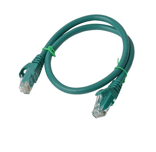 8WARE Cat6a UTP Ethernet Cable in green color, 25cm long, featuring a snagless design for easy connectivity.